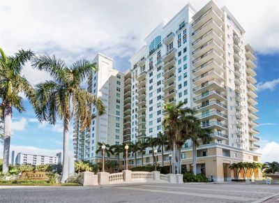 307 - 800 N Tamiami Trail, Condo with 2 bedrooms, 2 bathrooms and null parking in Sarasota FL | Image 2