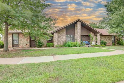 1212 Sw 105th St, Oklahoma City, OK, 73170-5217 | Card Image