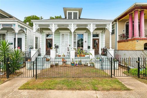 2421 23 Columbus Street, New Orleans, LA, 70119 | Card Image