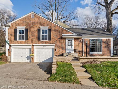 1230 Kings Cove, Rochester Hills, MI, 48306 | Card Image