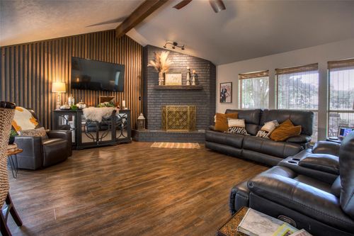 1034 Broadmoor Dr, Huntsville, TX, 77340 | Card Image