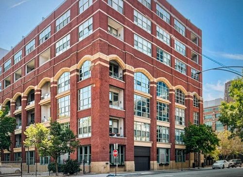 512-2001 S Calumet Ave, Chicago, IL, 60616-1561 | Card Image