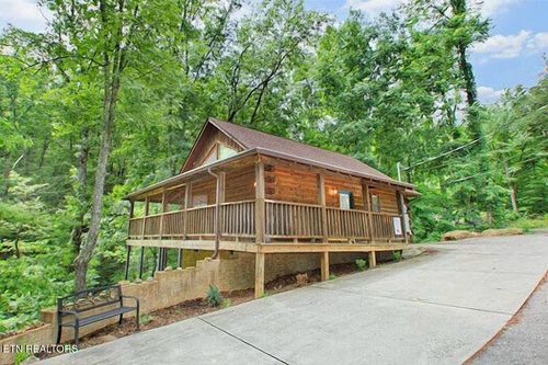 3355 Priscilla Heights Ln, Sevierville, TN, 37862-9611 | Card Image