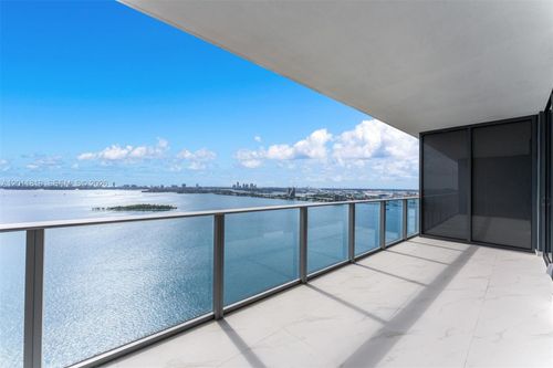 2504-700 Ne 24, Miami, FL, 33137 | Card Image