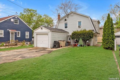 7 Sands Point Road, North Hempstead, NY, 11050 | Card Image