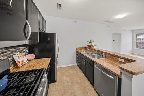 87-1016 W Summerfield Glen Cir, Ann Arbor, MI, 48103-9166 | Card Image
