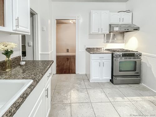 517 Brooks St, Bridgeport, CT, 06608-1304 | Card Image