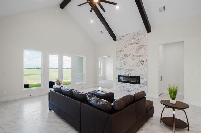 Family Room | Image 8