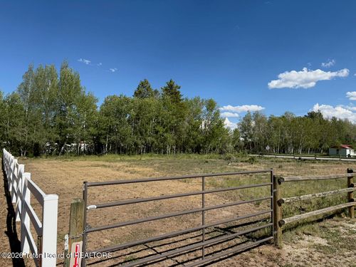 1141 Crear Ln, Pinedale, WY, 82941 | Card Image