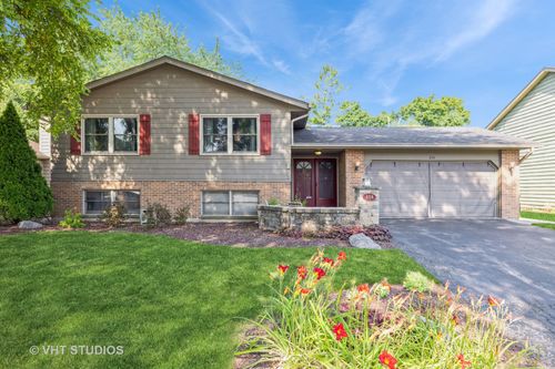 654 Blue Spruce Ln, Mundelein, IL, 60060-1780 | Card Image