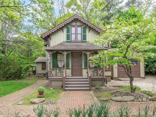 130 Mott Ave, Roslyn, NY, 11576-1613 | Card Image