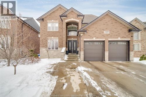 2280 Dandurand Ave, Windsor, ON, N9E4Z7 | Card Image