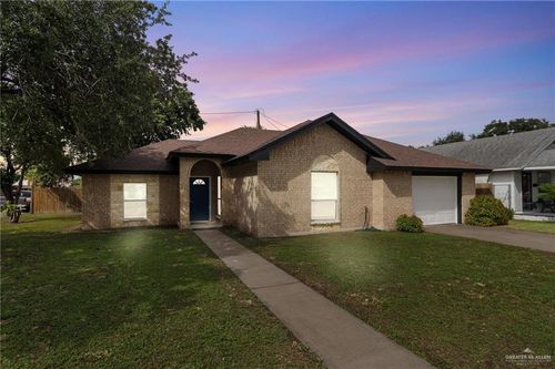 211 E Harris Ave, Raymondville, TX, 78580-2541 | Card Image