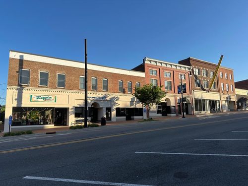 150 W Main St, Wytheville, VA, 24382-2376 | Card Image