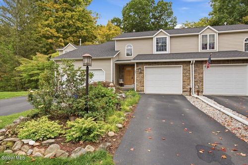 83 Woodside Dr, Albany, NY, 12208-1161 | Card Image