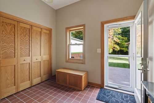 1404 Stanford Ave, Duluth, MN, 55811-4643 | Card Image