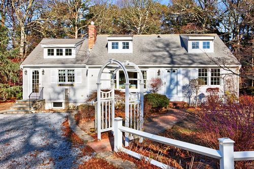 40 Viking Dr, South Dennis, MA, 02660-3206 | Card Image