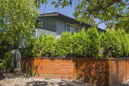 976 Howie Ave, Coquitlam, BC, V3J1T3 | Card Image