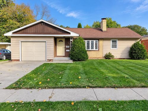 1227 N 24th Pl, Fort Dodge, IA, 50501-2108 | Card Image