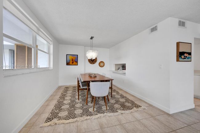 APT-1009 - 177 Ocean Lane Dr, Condo with 2 bedrooms, 2 bathrooms and null parking in Key Biscayne FL | Image 12