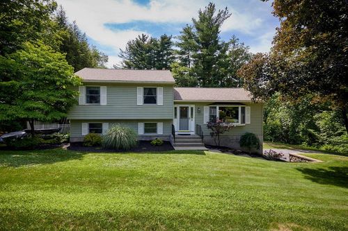 3 Talbot Dr, Pleasant Valley, NY, 12569-7624 | Card Image