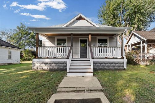 302 Elm St, Sweet Springs, MO, 65351-1206 | Card Image