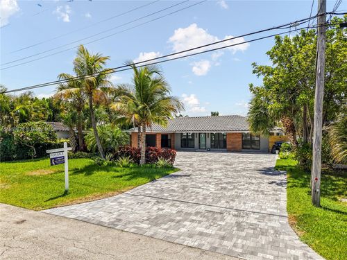 2417 Ne 18th Ave, Wilton Manors, FL, 33305-1421 | Card Image
