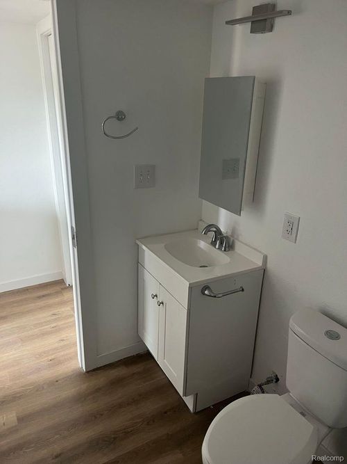 unit-15-1305 Washington Ave, Bay City, MI, 48708-5775 | Card Image