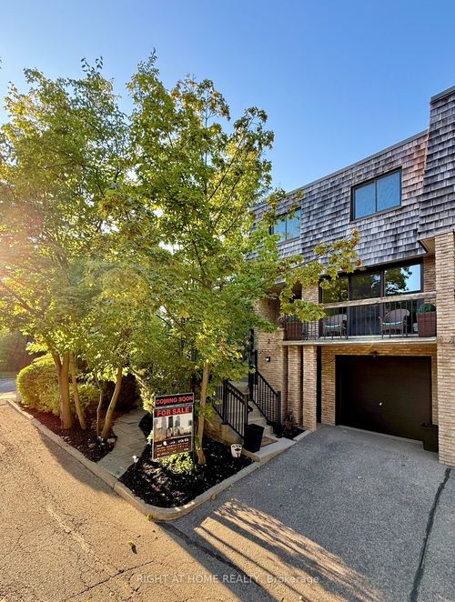 13-2 Wooded Carseway, North York, ON, M2R3H7 | Card Image