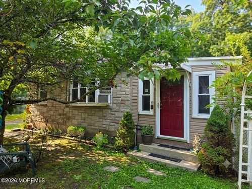 19 Mockingbird Ln, Browns Mills, NJ, 08015-3042 | Card Image