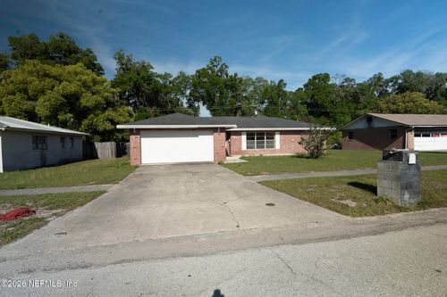 190 Mango Dr, Palatka, FL, 32177-6419 | Card Image