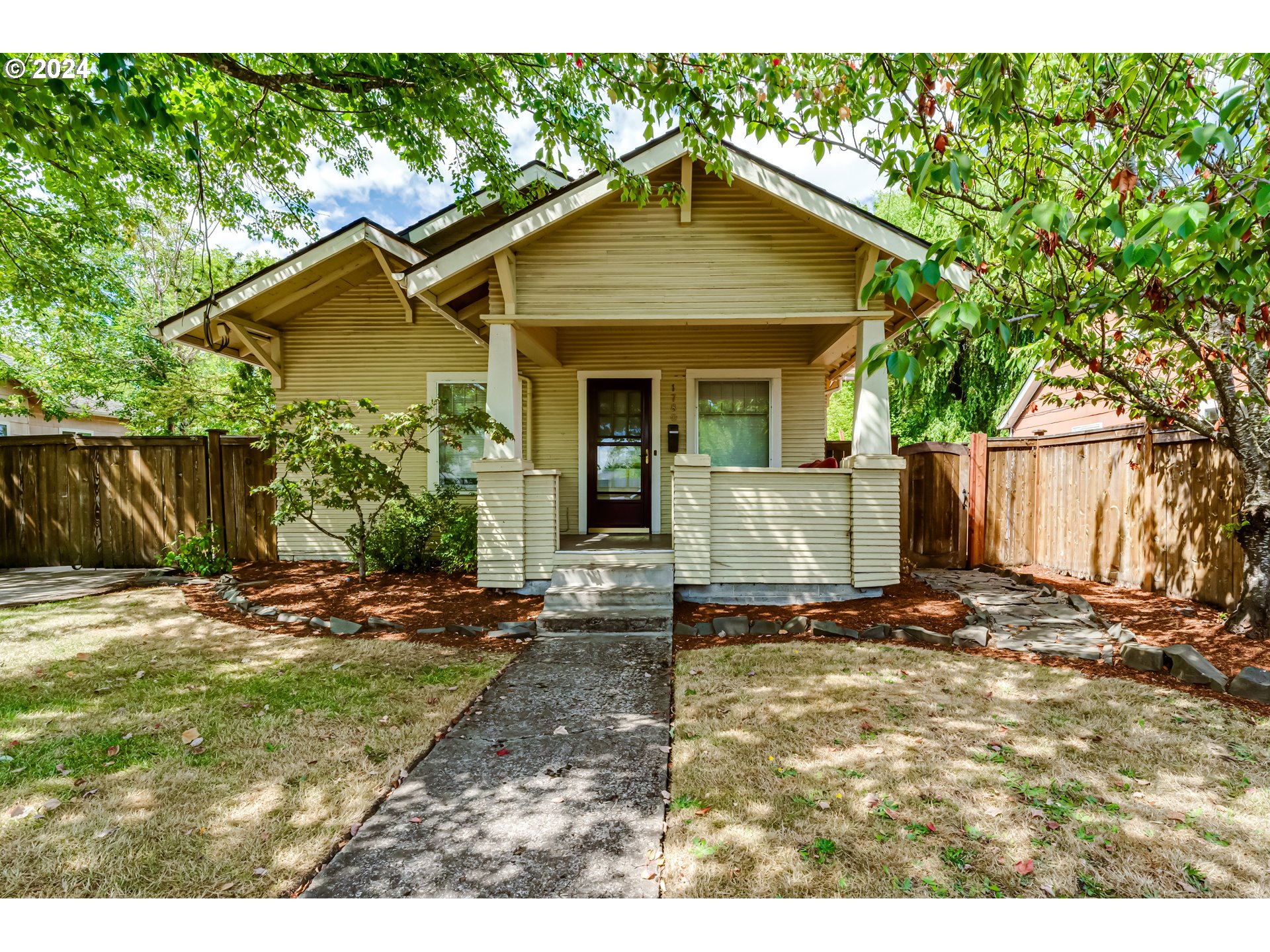 1780 Hayes St, For Sale in Eugene Zoocasa