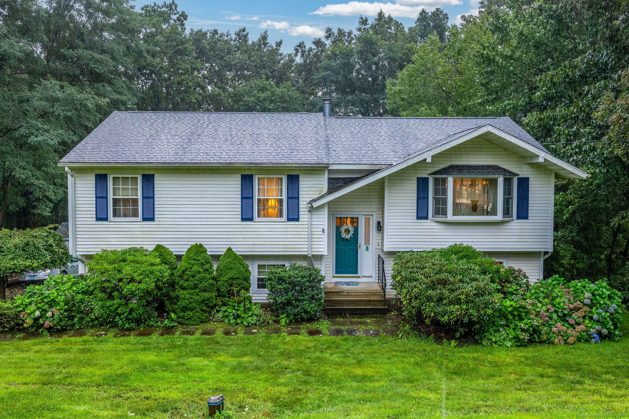 Richard Ave, Wolcott, CT 06716