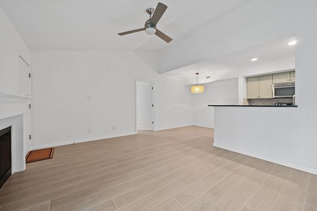 APT-212 - 3204 Menchaca Rd, Condo with 2 bedrooms, 2 bathrooms and 2 parking in Austin TX | Image 5