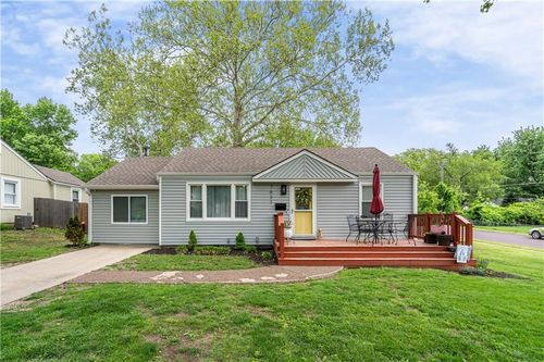 7637 Conser St, Overland Park, KS, 66204-2824 | Card Image