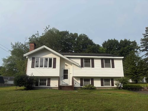 8 Bradstreet Road, Hampton, NH, 03842 | Card Image
