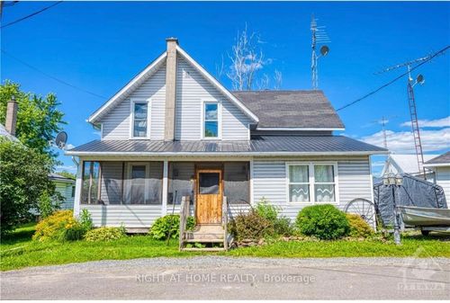 12 Circle Dr, Elgin, ON, K0G1E0 | Card Image