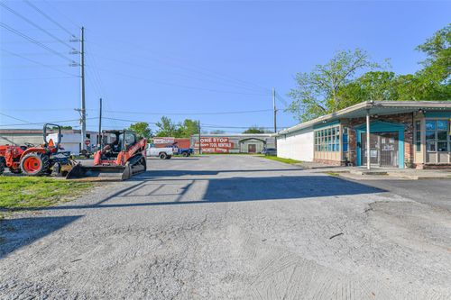 8107 Highway 6, Hitchcock, TX, 77563-1742 | Card Image