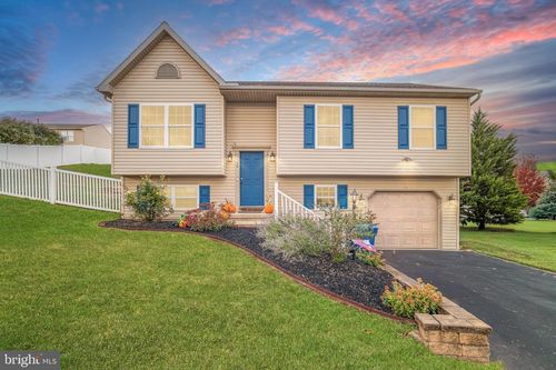 50 Asbury Ct, MOUNT WOLF, PA, 17347-9687 | Card Image