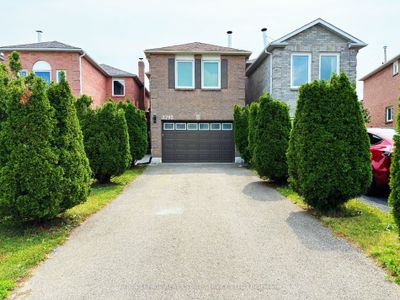 2792 Huntingdon Trail, House other with 3 bedrooms, 4 bathrooms and 3 parking in Oakville ON | Image 1