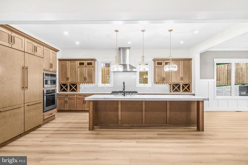 1905 N Taylor St, ARLINGTON, VA, 22207-3119 | Card Image