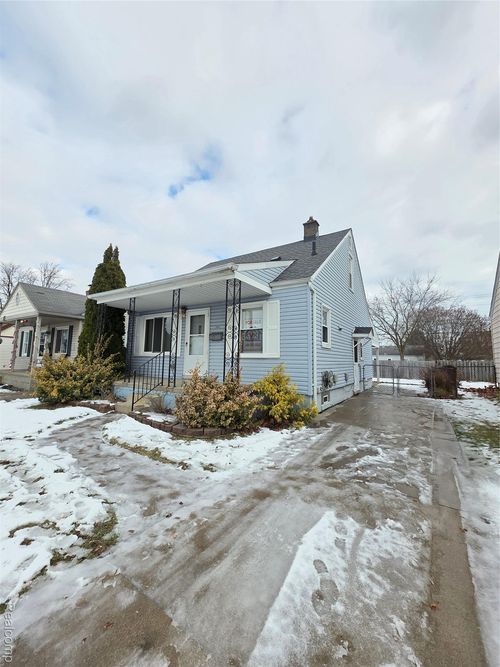 28040 Rosemont St, Roseville, MI, 48066-2436 | Card Image