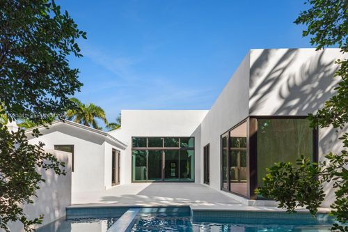 1520 W 22nd St, Miami Beach, FL, 33140-4511 | Card Image