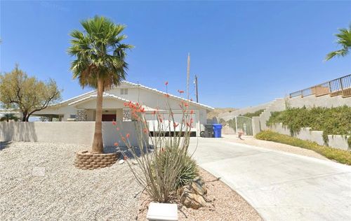 9203 Puesta Del Sol, Desert Hot Springs, CA, 92240-1884 | Card Image