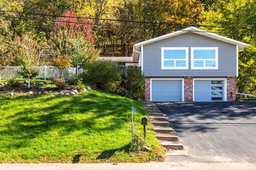 3725 Cliffside Dr, La Crosse, WI, 54601-8307 | Card Image