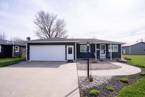 713 N Walnut St, Paulding, OH, 45879-1056 | Card Image