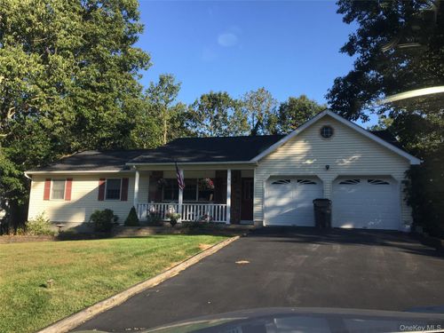 5 Scaglione Ct, Highland Mills, NY, 10930-2325 | Card Image