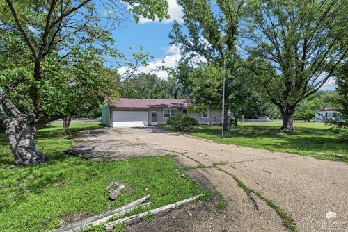 4210 Nw Pocahontas Drive, Topeka, KS, 66618 | Card Image