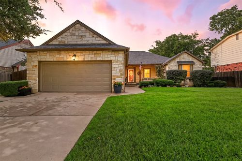 5001 Oak Springs Dr, Arlington, TX, 76016-6255 | Card Image