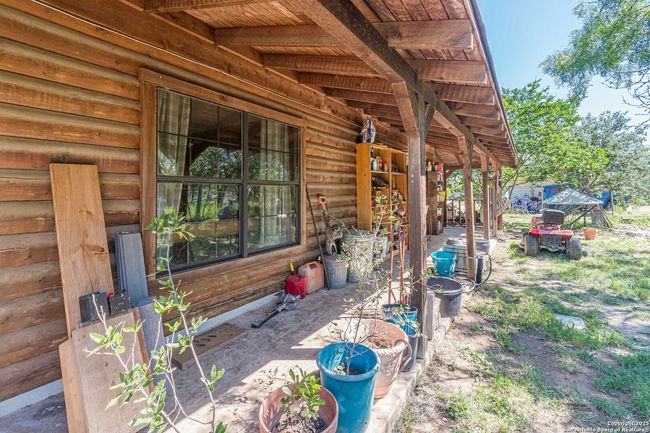 120 Dickerson Rd, House other with 3 bedrooms, 2 bathrooms and null parking in Bigfoot TX | Image 37